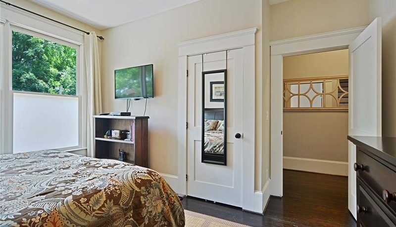 Real Estate - 968 Argonne Avenue Atlanta