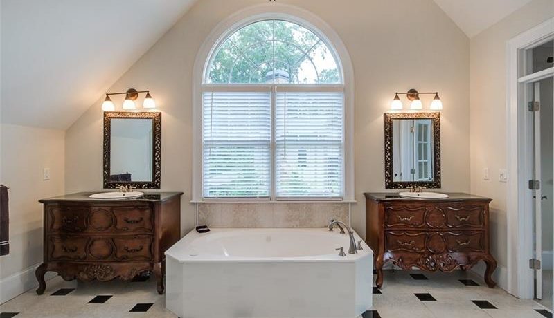 Real Estate - 500 Westminster Way Atlanta