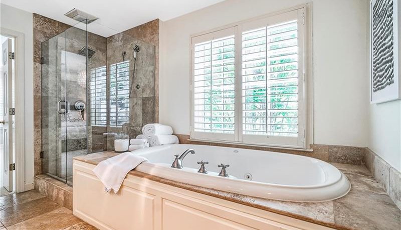 Real Estate - 1630 Sussex Road Atlanta