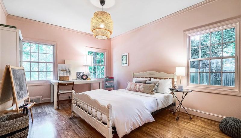 Real Estate - 1630 Sussex Road Atlanta