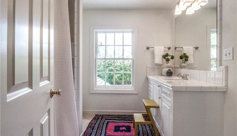 Real Estate - 1630 Sussex Road Atlanta