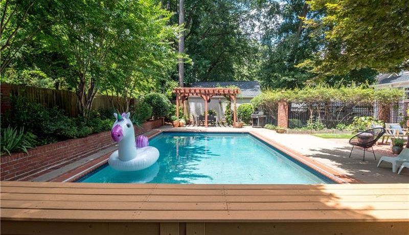 Real Estate - 1630 Sussex Road Atlanta
