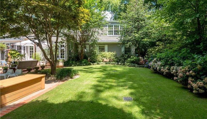 Real Estate - 1630 Sussex Road Atlanta