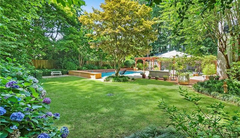 Real Estate - 1630 Sussex Road Atlanta
