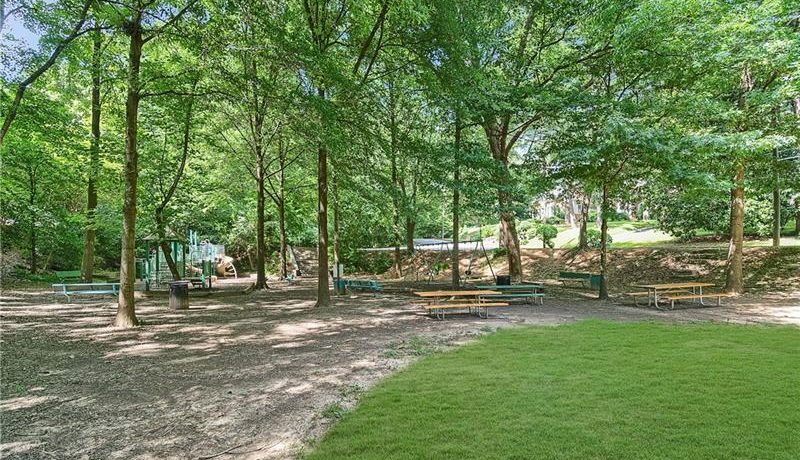 Real Estate - 1630 Sussex Road Atlanta