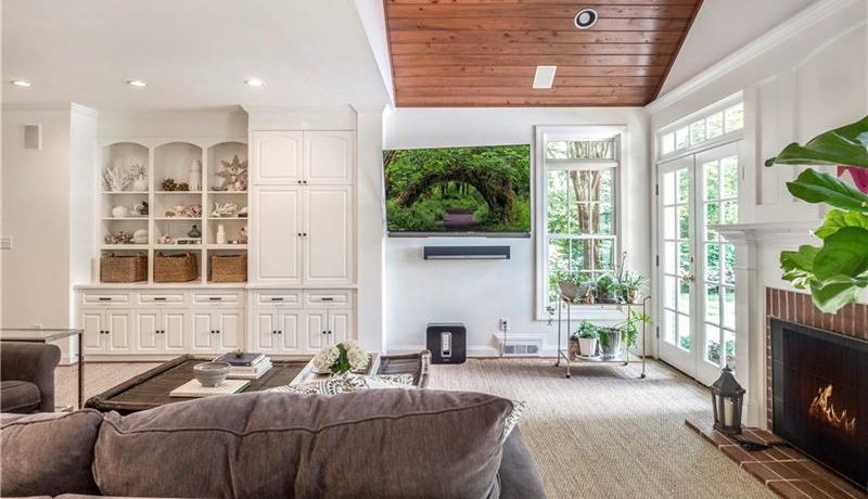 Real Estate - 1630 Sussex Road Atlanta