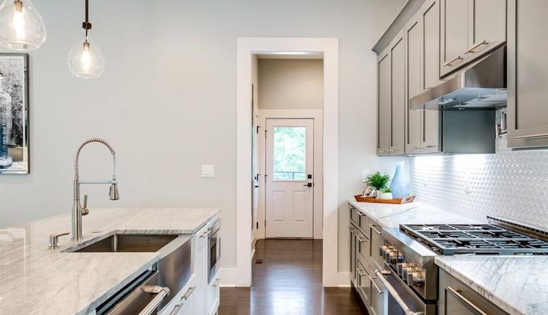 Real Estate - 620 Fortune Place Atlanta
