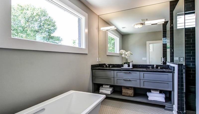 Real Estate - 620 Fortune Place Atlanta