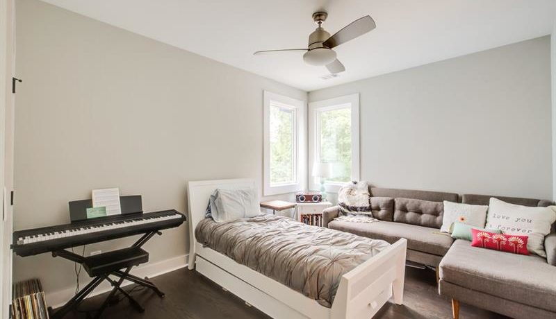 Real Estate - 620 Fortune Place Atlanta
