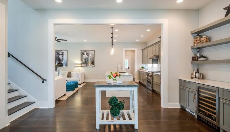 Real Estate - 620 Fortune Place Atlanta