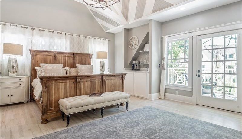 Real Estate - 571 Park Drive Atlanta