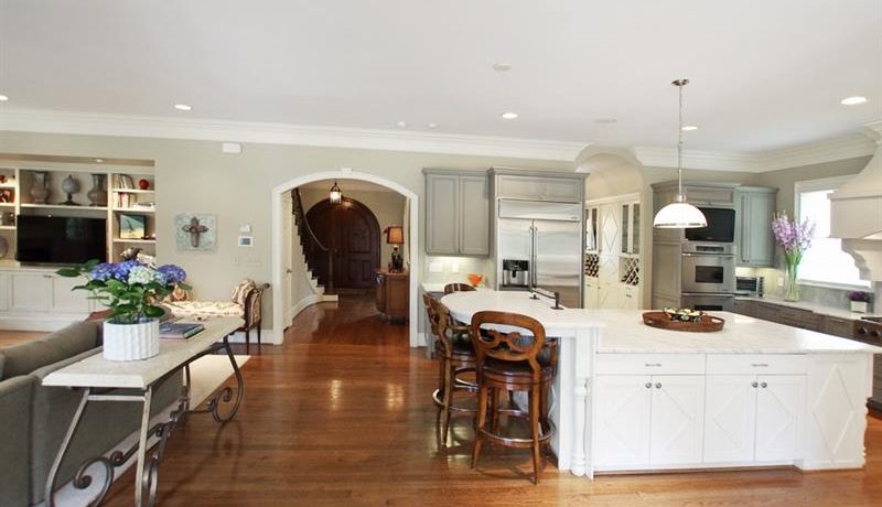 Real Estate - 1818 Windemere Drive Atlanta
