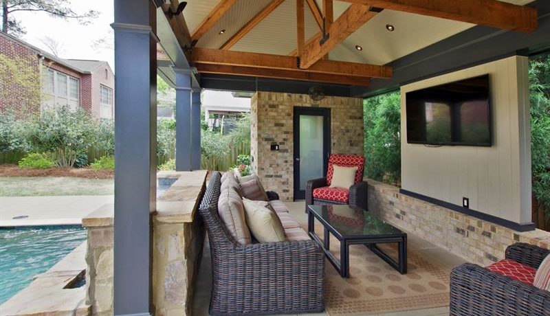 Real Estate - 1818 Windemere Drive Atlanta