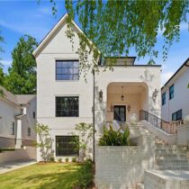 Real Estate - 1366 Wessyngton Road Atlanta