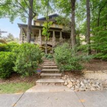 Real Estate - 1370 Rock Springs Circle Atlanta
