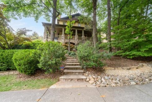 Real Estate - 1370 Rock Springs Circle Atlanta