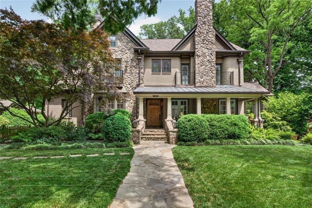 1609 Nottingham Way in Sherwood Forest