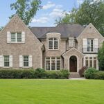 Real Estate - 1740 Doncaster Drive Atlanta